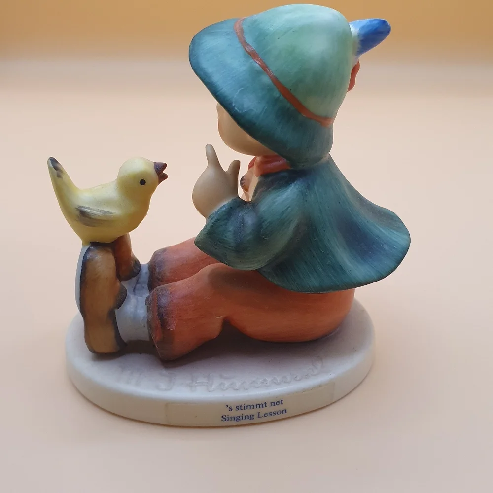 Goebel Singing Lessons Figurine - Picture 2 of 7